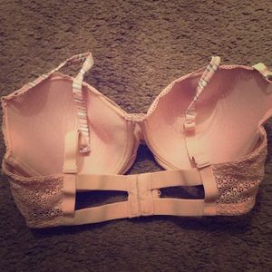 34D bra